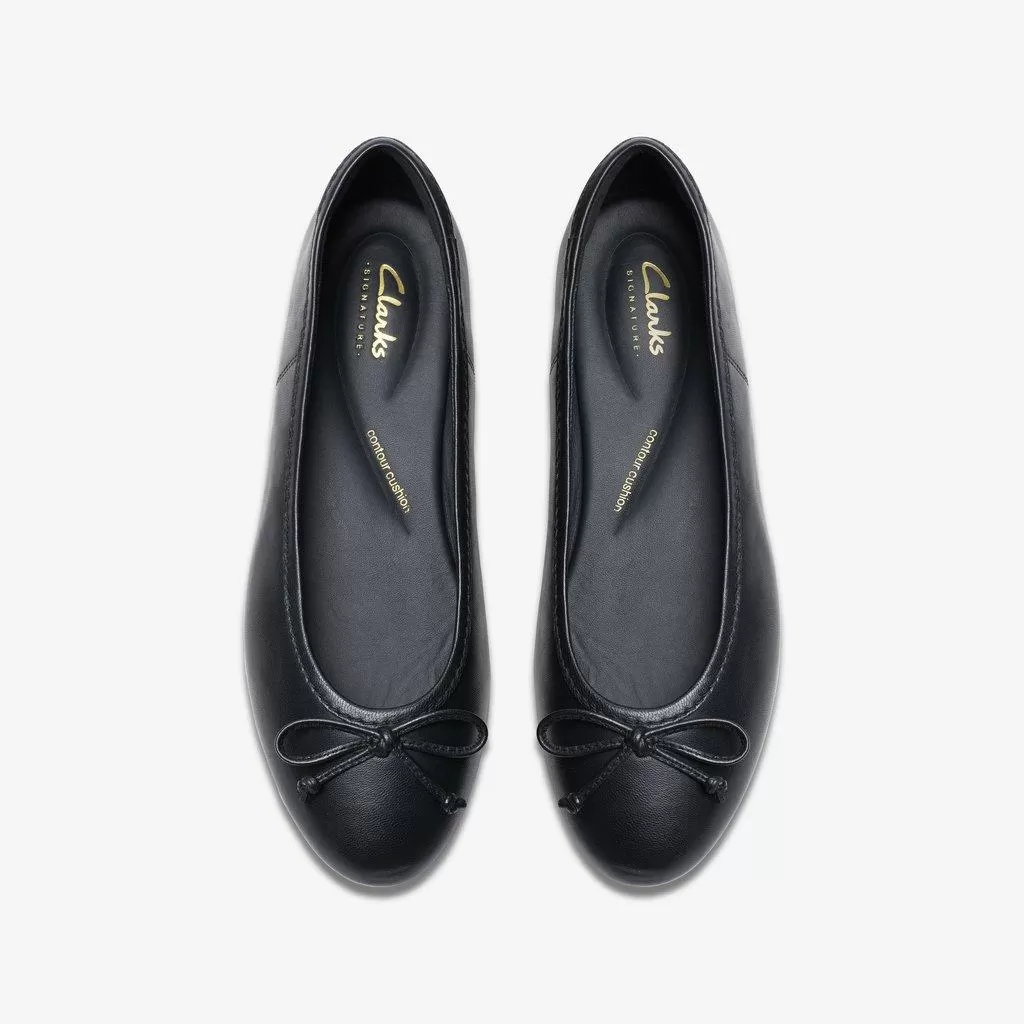 Clarks Fawna Lily Pumps