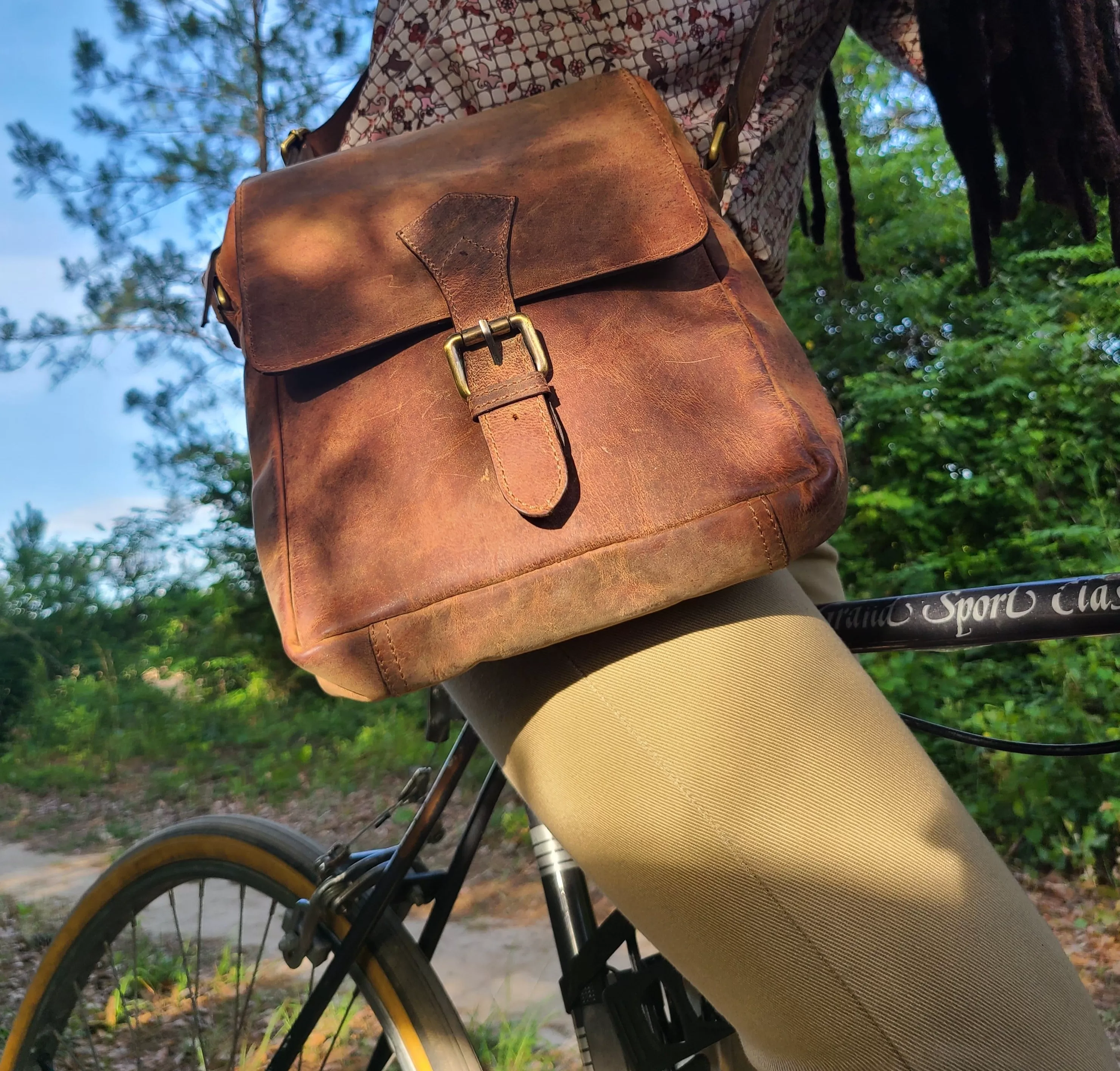 Full-grain Buffalo Leather Sling Messenger Bag - Sandstone Brown