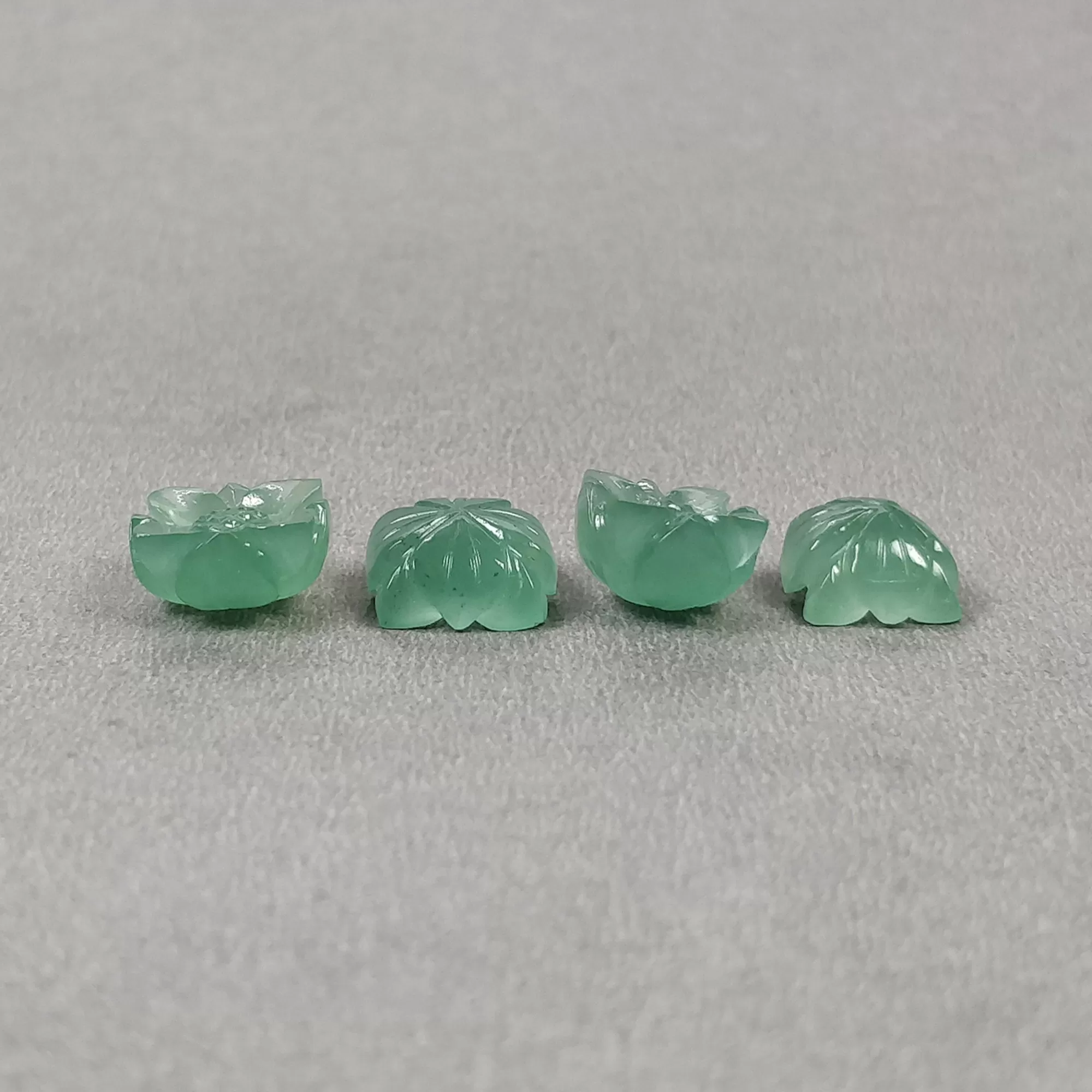 GREEN QUARTZITE Gemstone Carving : 14.40cts Natural Untreated Unheated Quartzite Hand Carved FLOWER 9mm - 10.5mm 4pcs