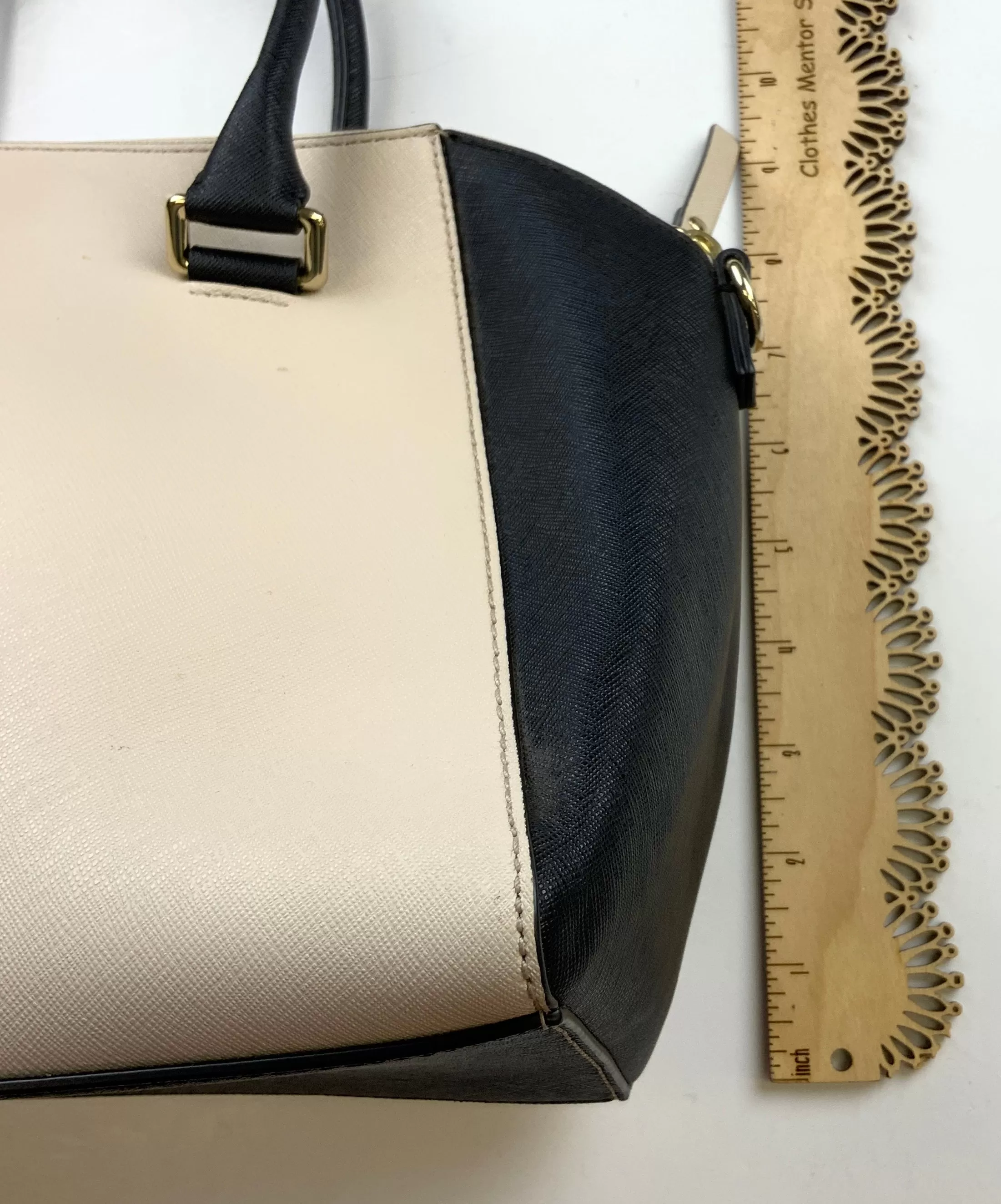 Handbag Designer By Kate Spade  Size: Medium