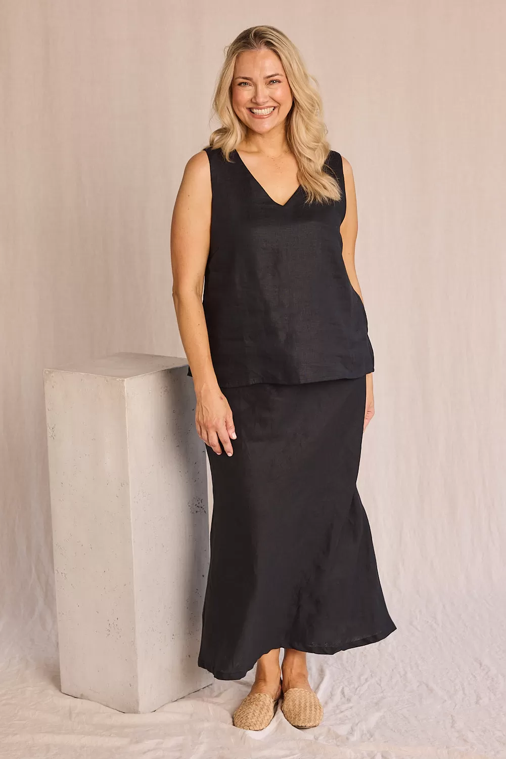 Katie Bias Cut Linen Skirt in Black