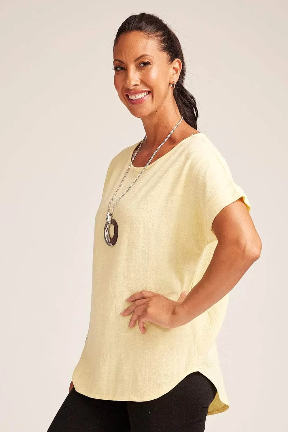 Saloos Stylish Linen Mixture Top with Necklace