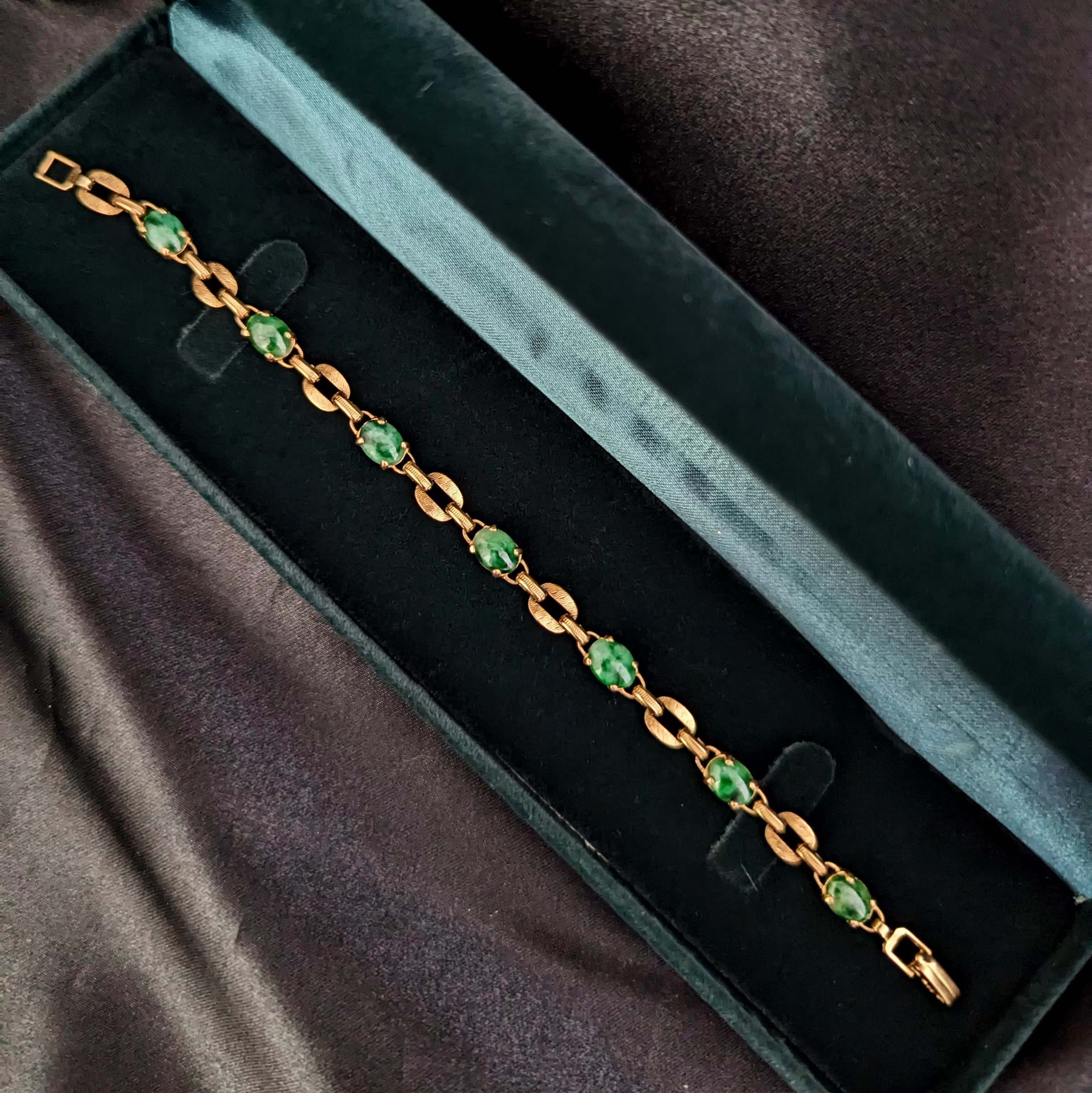 The Newport - Retro Era Jade 14k Yellow Gold Bracelet